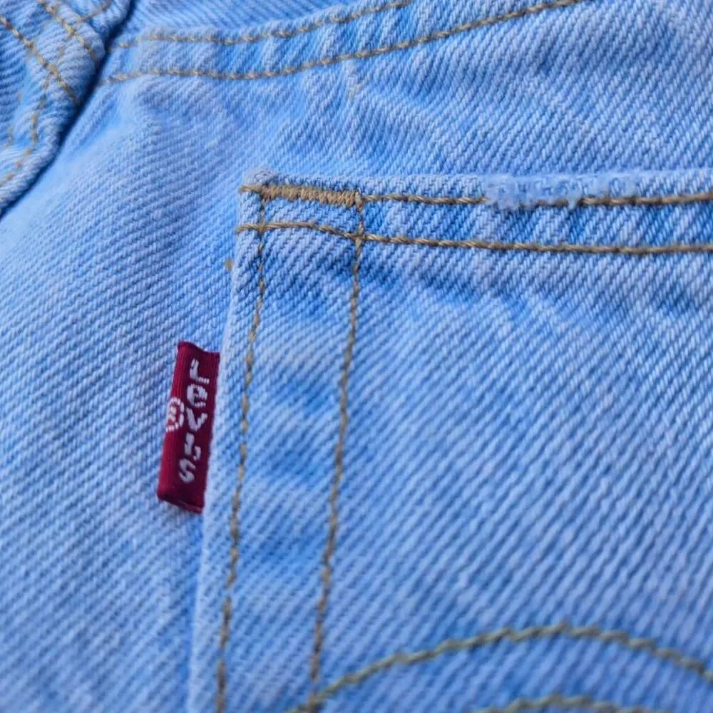 Levi's 501's men's jeans size 29x30 100% cotton light blue wash buttons